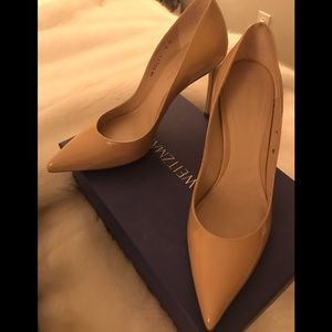 Stuart Weizmann size 8 pumps